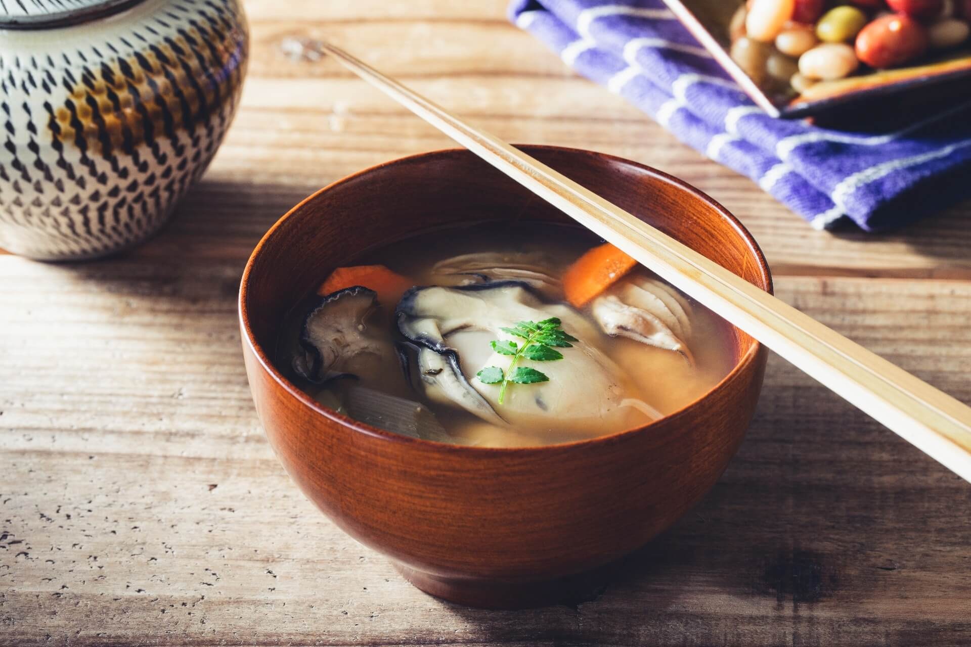 「中野水産」の冷凍の牡蠣はむき身やカンカン焼きなど、簡単に美味しく食べられるよう通販にてお届け